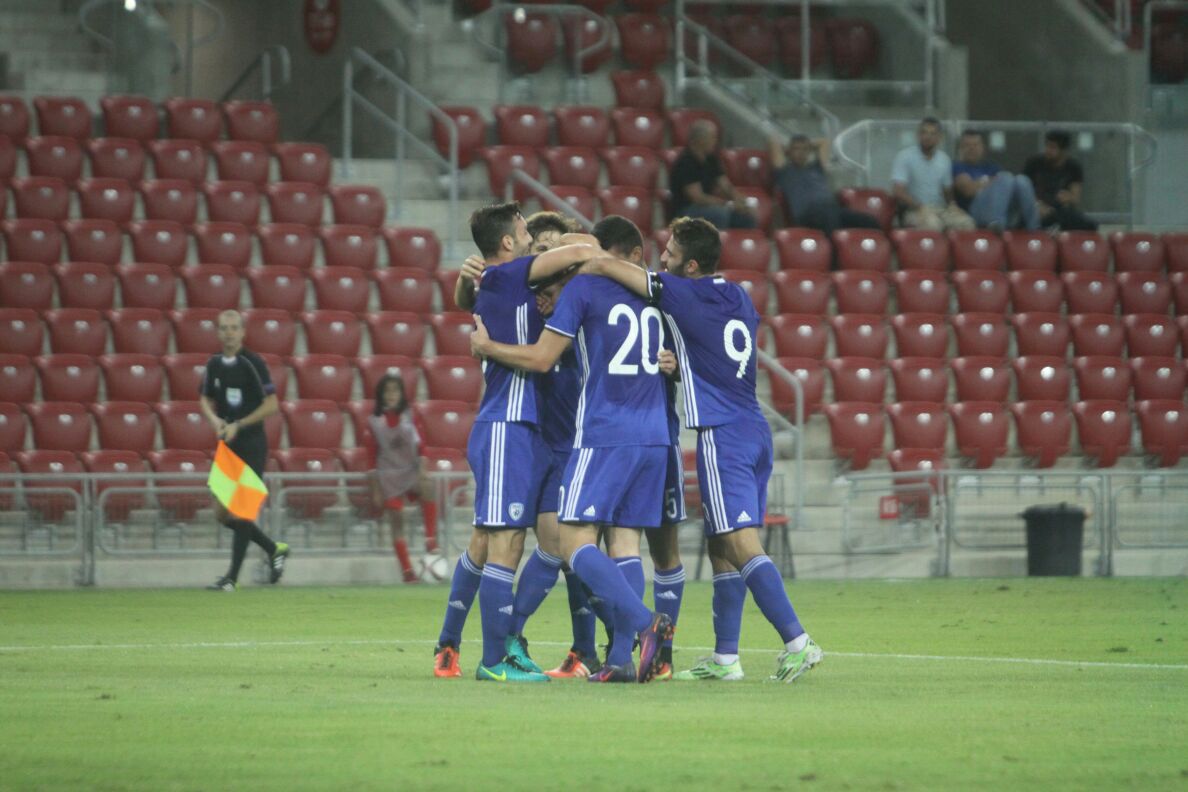 הנבחרת הצעירה חוגגת ניצחון חשוב. מצאו בית חם בבאר שבע (צילום: שי מוגילבסקי)